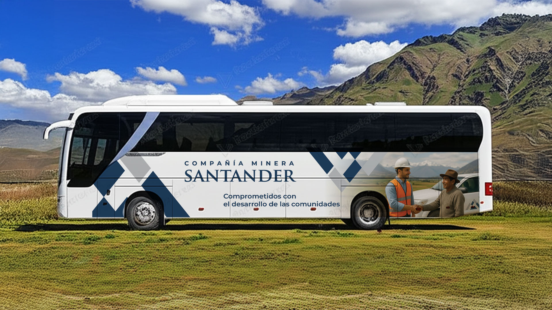 Bus blanco rotulado con Compañía Minera Santander y la frase Comprometidos con el desarrollo de las comunidades